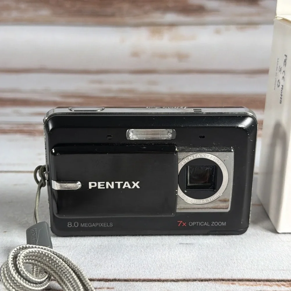 Pentax Optio Z10 8MP Digital Camera Silver Bundle Tested Works Used